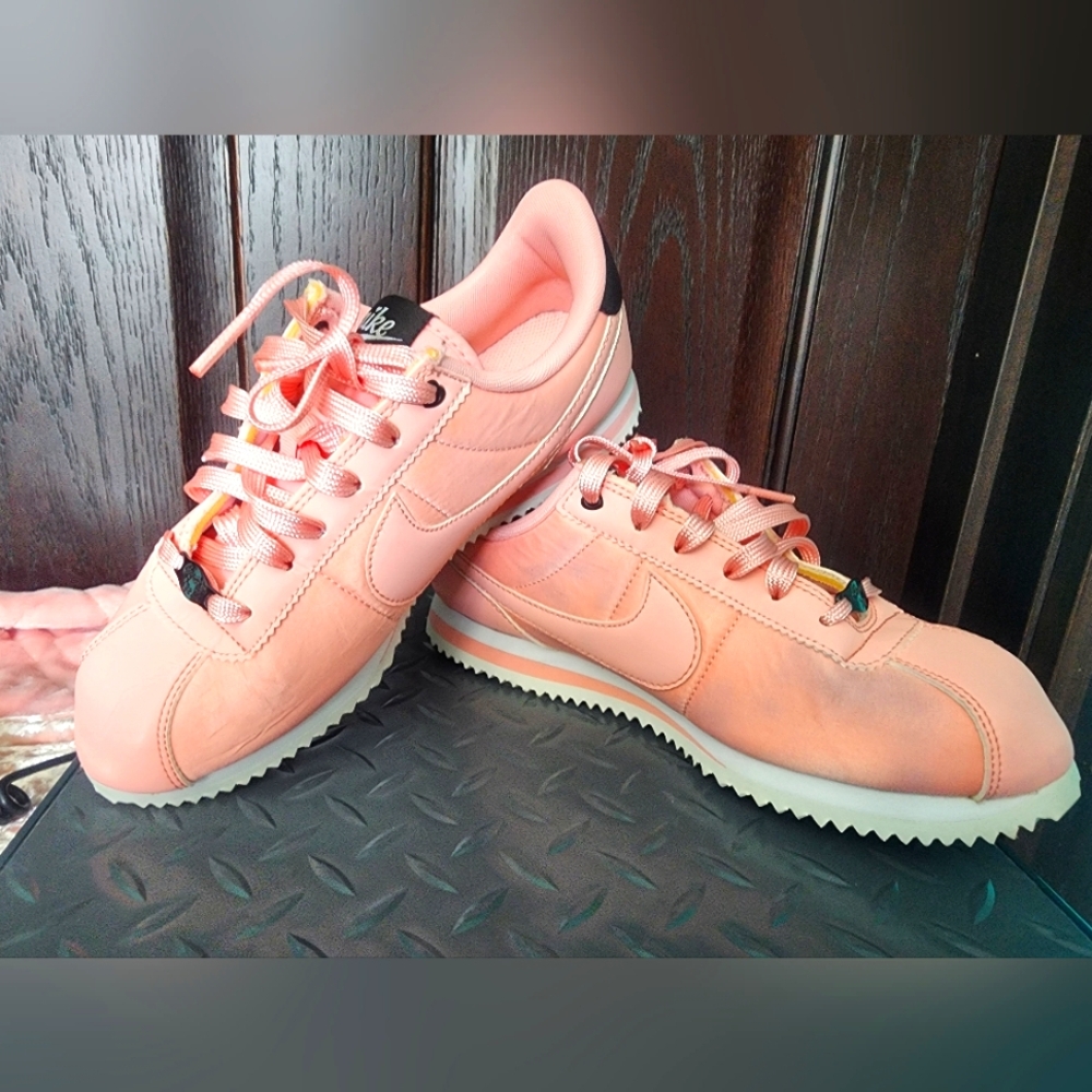 Nike Cortez (GS) Girl's Size 6Y Sneakers Beach Coral Pink Nylon Gym Shoes
